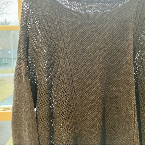 AEO Sweater - Picture 2 of 3